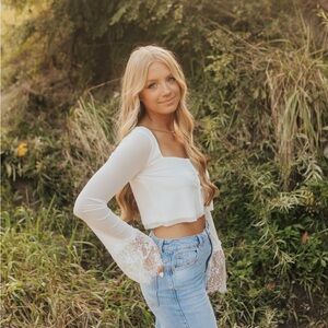 Meet your Posher, Emi